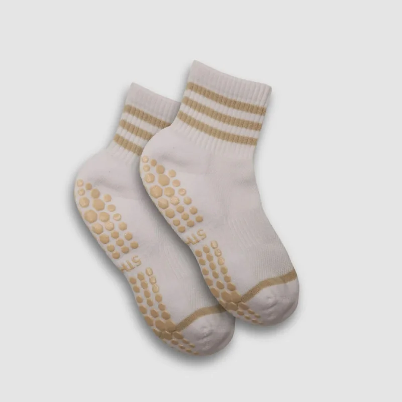 Sporty Chic Quarter Crew Grip Socks (Barre / Pilates)